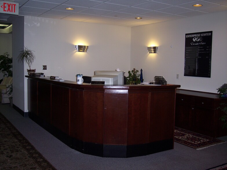 401 East Market St, Charlottesville, VA for lease - Interior Photo - Image 2 of 3