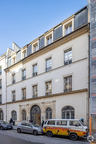 16 Rue D'Athenes, Paris for lease - Building Photo - Image 2 of 4