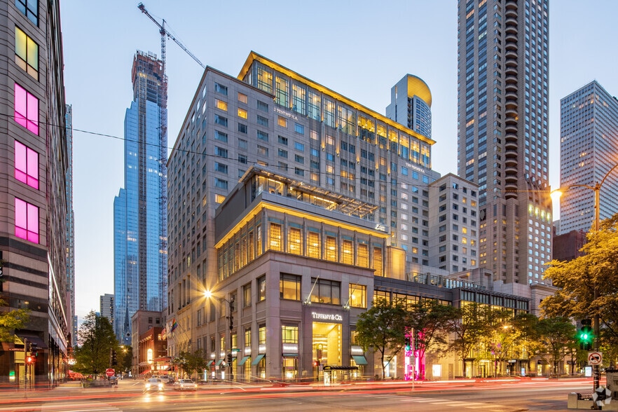 108 E Superior St, Chicago, IL for lease - Building Photo - Image 2 of 4