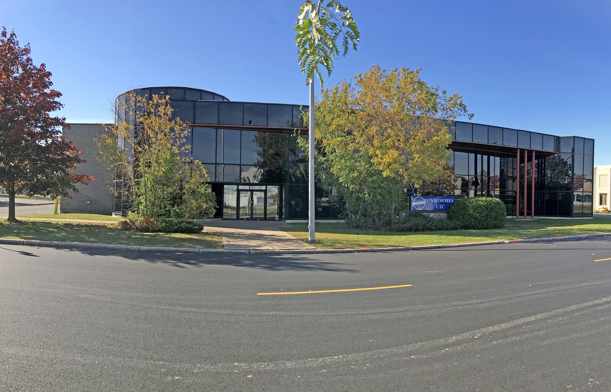 2450 Rue Cohen, Montréal, QC for sale Building Photo- Image 1 of 1