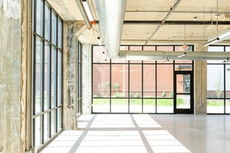 540 N Broadway, Green Bay, WI for lease Interior Photo- Image 2 of 7