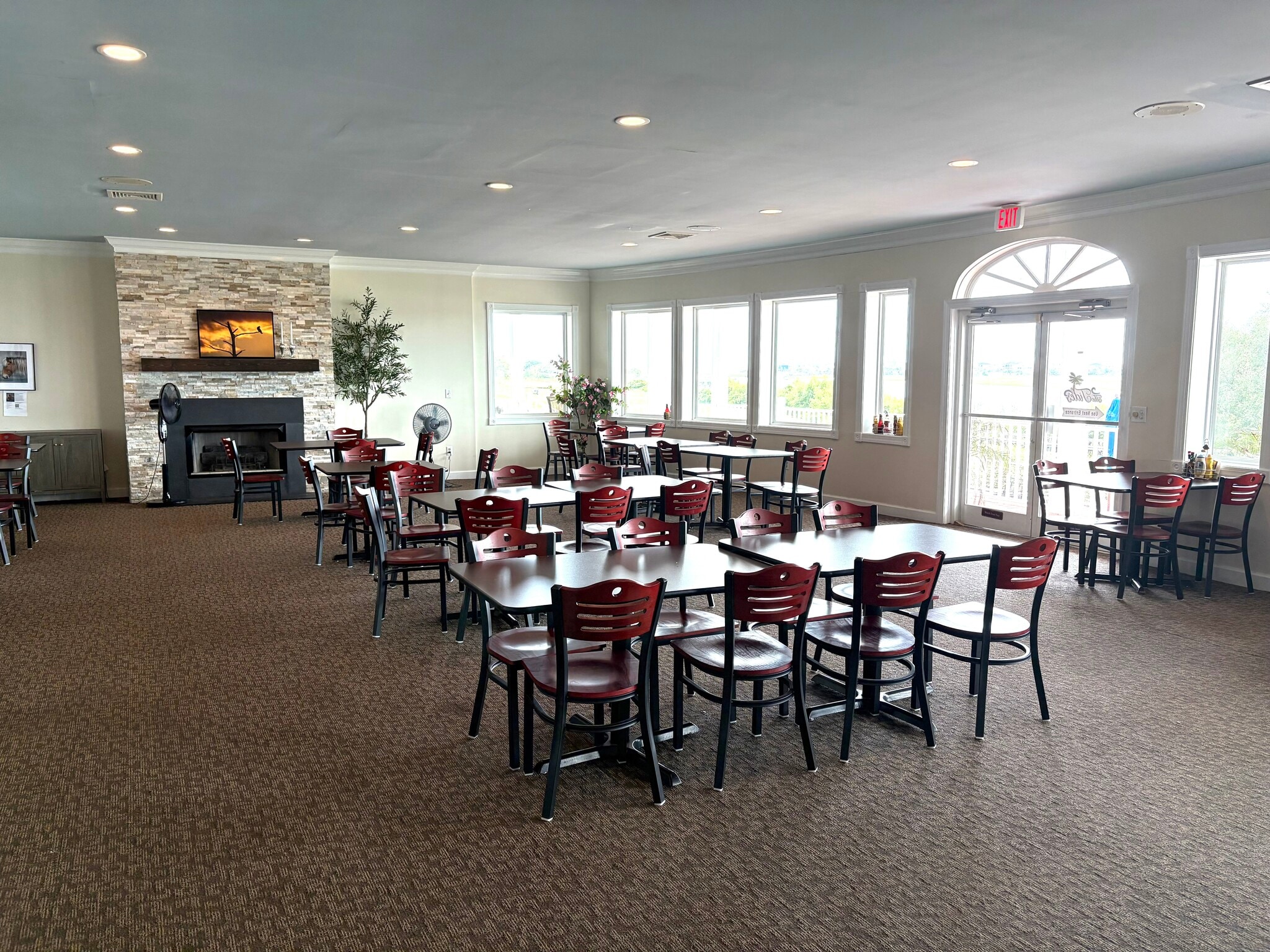 1882 Goose Creek Rd SW, Ocean Isle Beach, NC for lease Interior Photo- Image 1 of 5