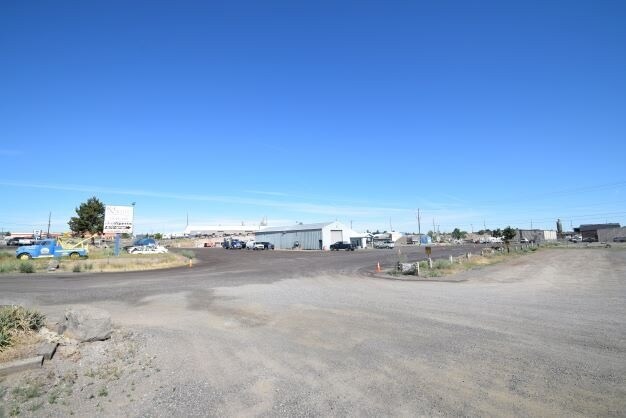 597 SW Veterans Way, Redmond, OR for sale - Building Photo - Image 1 of 1