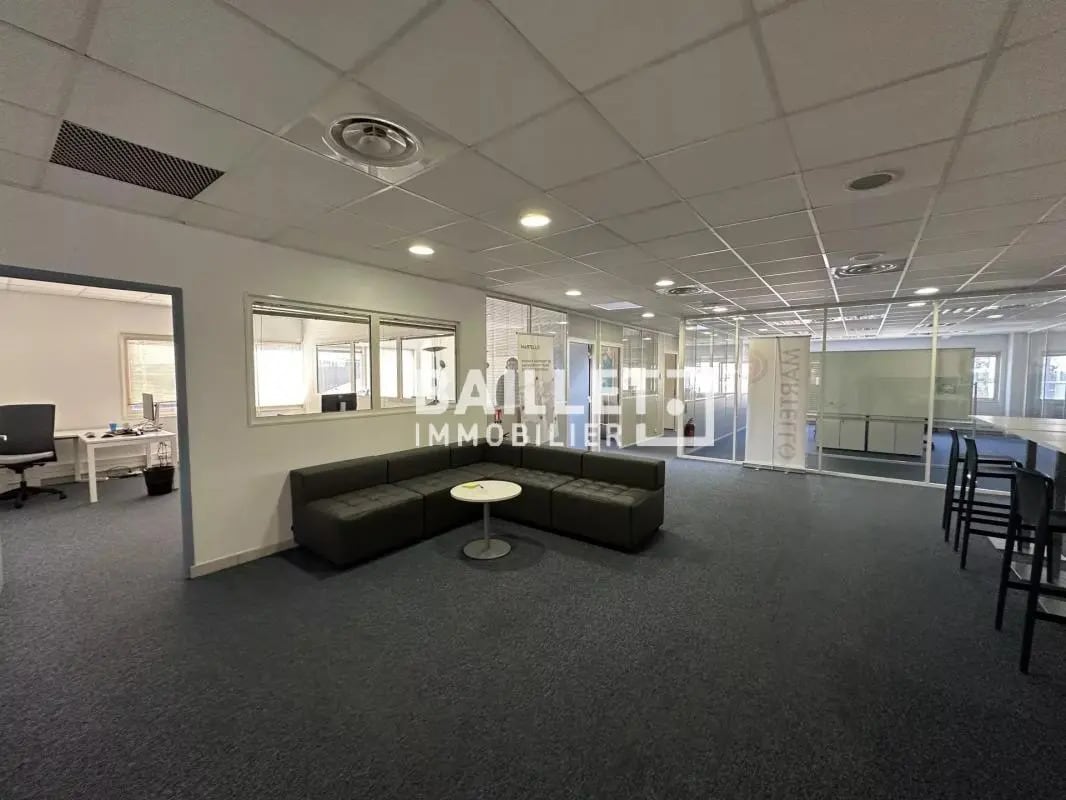 Office in Villeneuve-Loubet for lease Interior Photo- Image 1 of 30