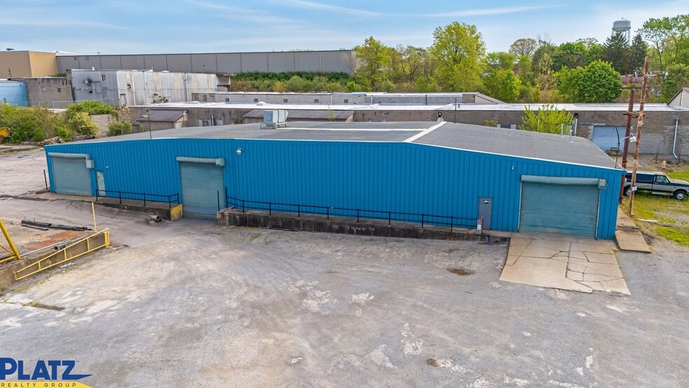 3700 Oakwood Ave, Youngstown, OH for lease - Building Photo - Image 1 of 14