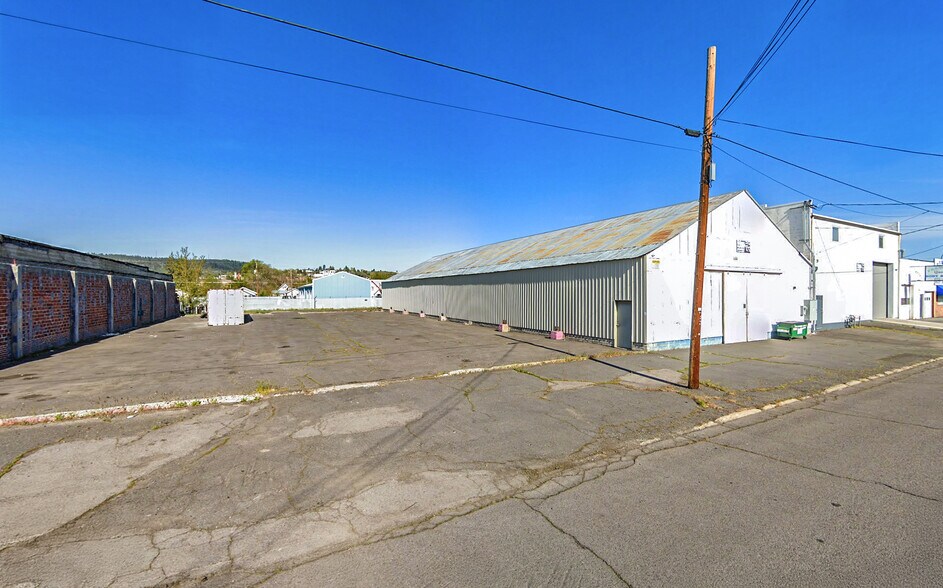 242/284/292 Market St, Klamath Falls, OR for sale - Building Photo - Image 3 of 14