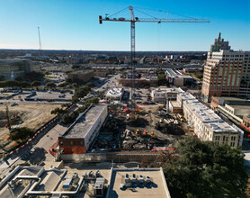 111 W Houston St, San Antonio, TX for lease Building Photo- Image 2 of 4