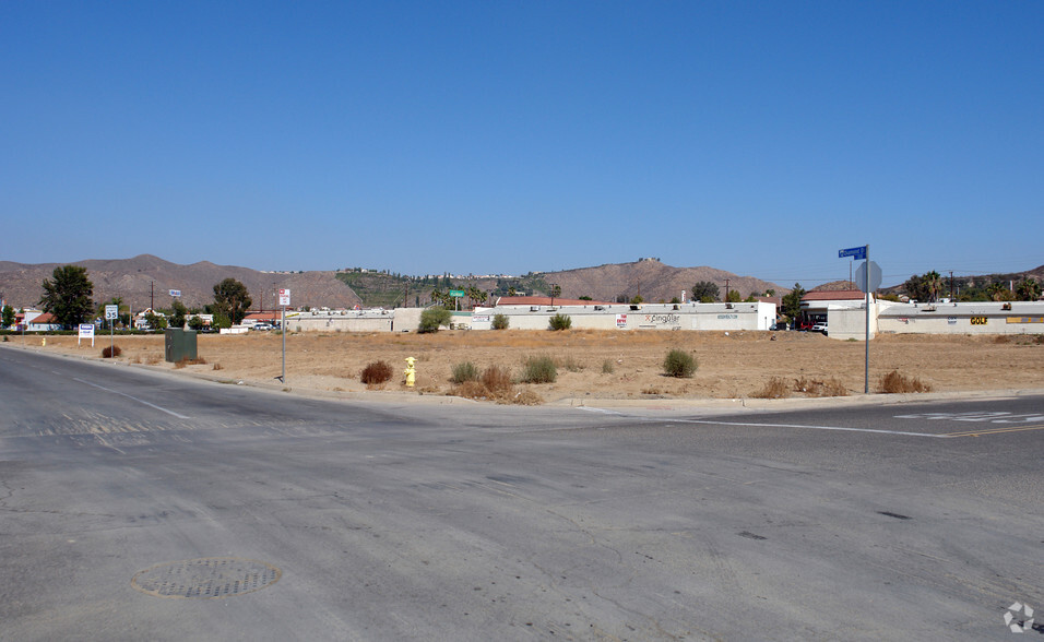 Diamond Dr, Lake Elsinore, CA for sale - Primary Photo - Image 1 of 19