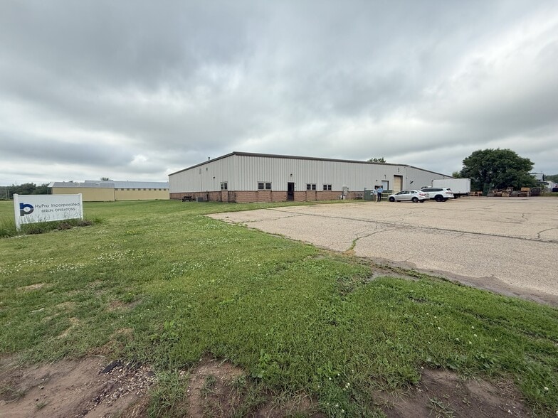 433 S Industrial Park Rd, Berlin, WI for sale - Building Photo - Image 1 of 12