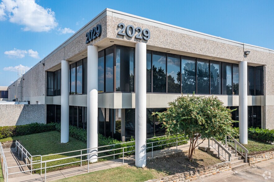 2029 McKenzie Dr, Carrollton, TX for sale - Primary Photo - Image 1 of 1