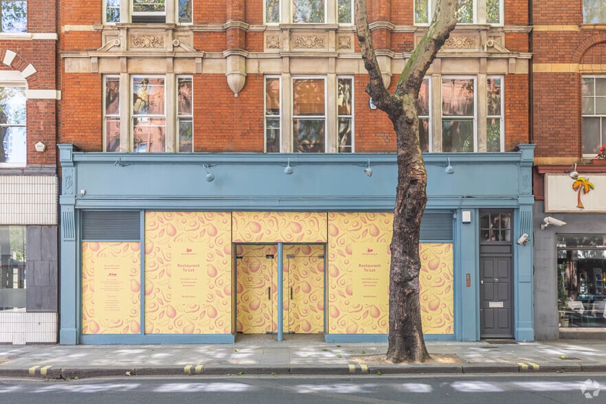 154 Shaftesbury Ave, London for lease - Building Photo - Image 3 of 4