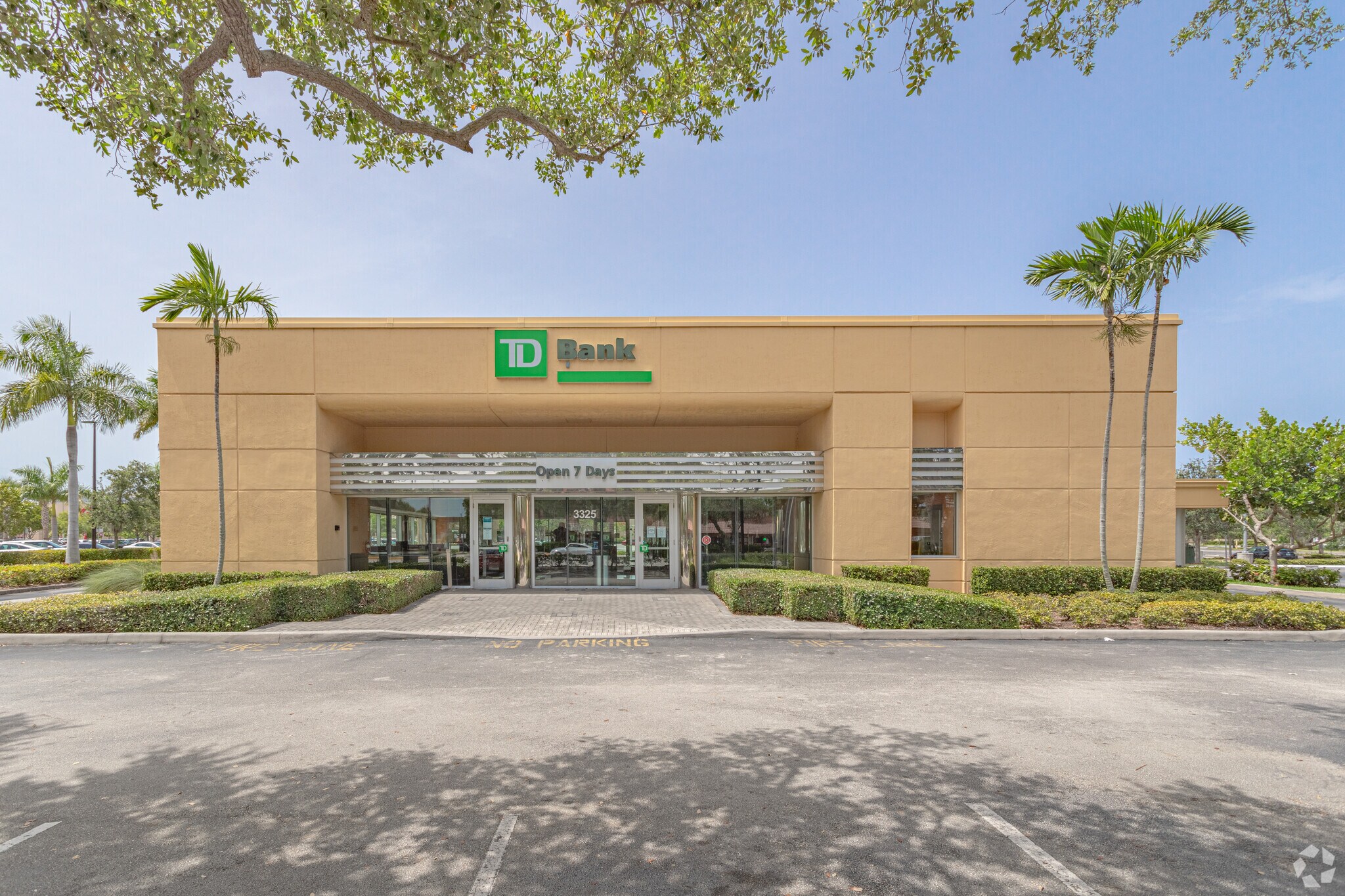 3325 W Hillsboro Blvd, Deerfield Beach, FL for lease Building Photo- Image 1 of 131
