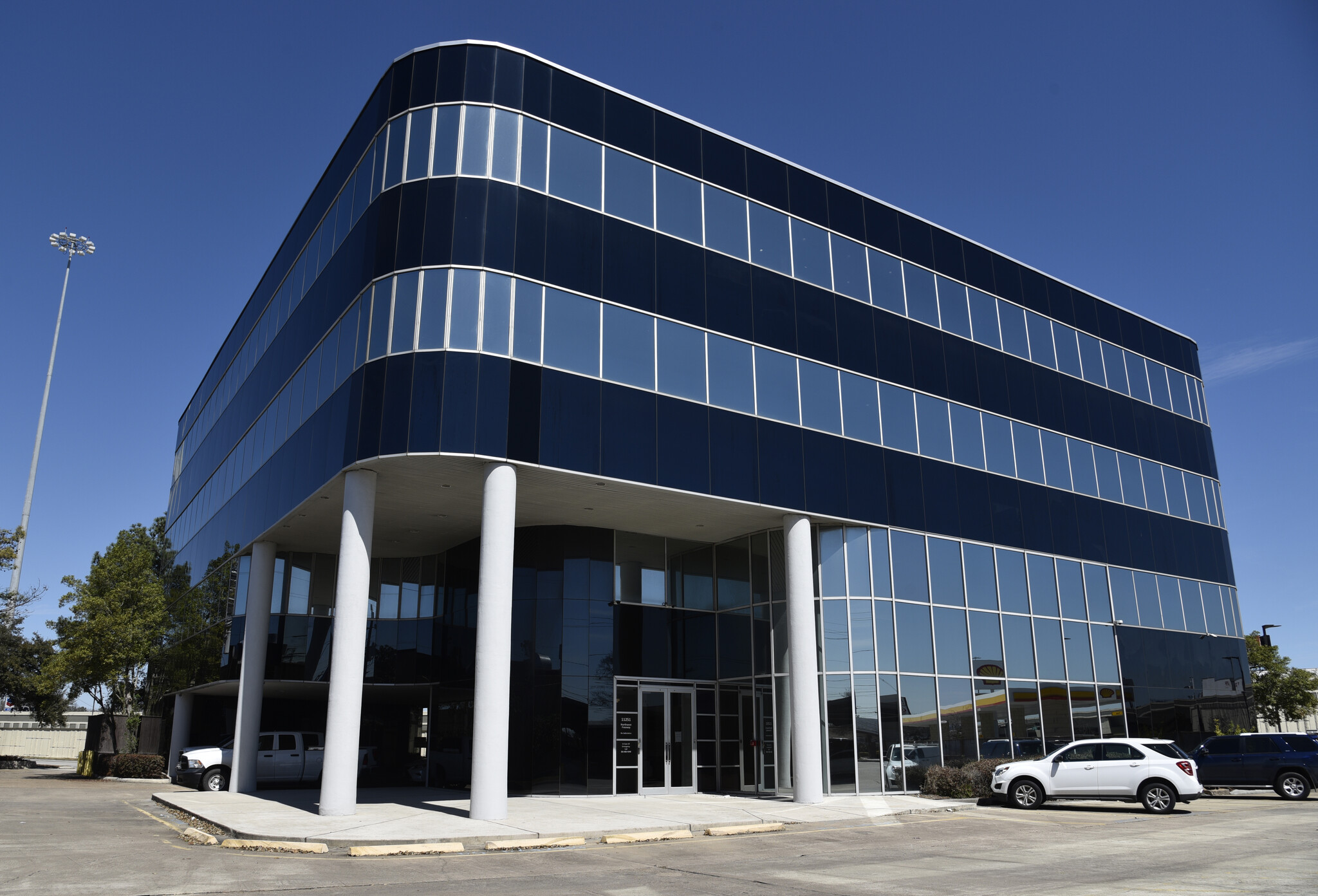 11251 Northwest Fwy, Houston, TX for lease Building Photo- Image 1 of 9