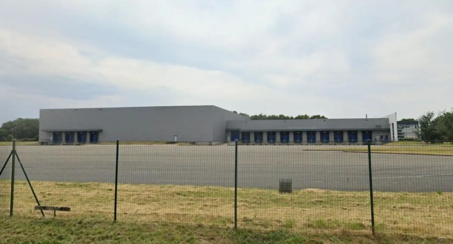 Industrial in Le Controis-en-Sologne for sale Building Photo- Image 1 of 10