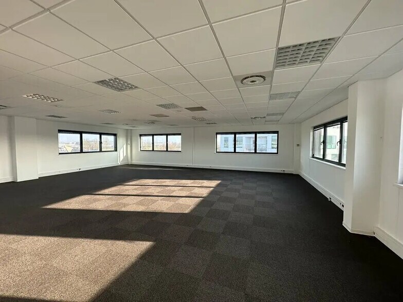 Office in Entzheim for lease - Interior Photo - Image 3 of 7