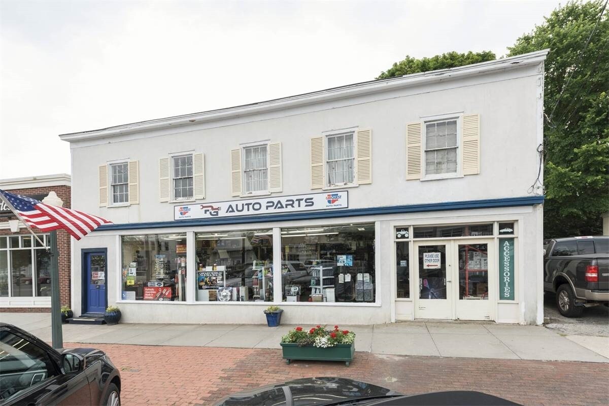 26 Hill St, Southampton, NY for sale Building Photo- Image 1 of 1