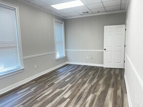 3937-3965 Holcomb Bridge Rd, Peachtree Corners, GA for lease Interior Photo- Image 2 of 4