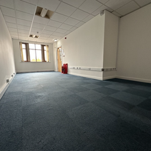 Basil Close, Chesterfield for lease Interior Photo- Image 2 of 6