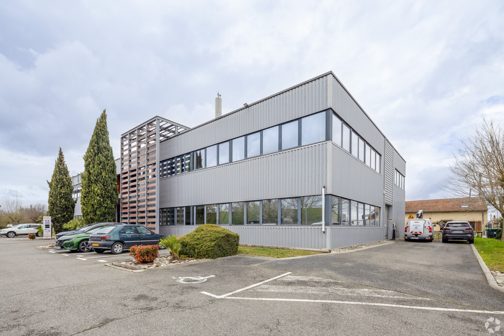 25 Chemin Du Chapitre, Toulouse for lease Primary Photo- Image 1 of 9