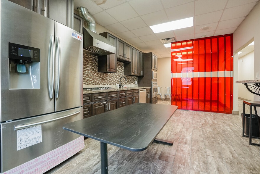 2465 FM 359 Rd S, Brookshire, TX for lease - Interior Photo - Image 3 of 61