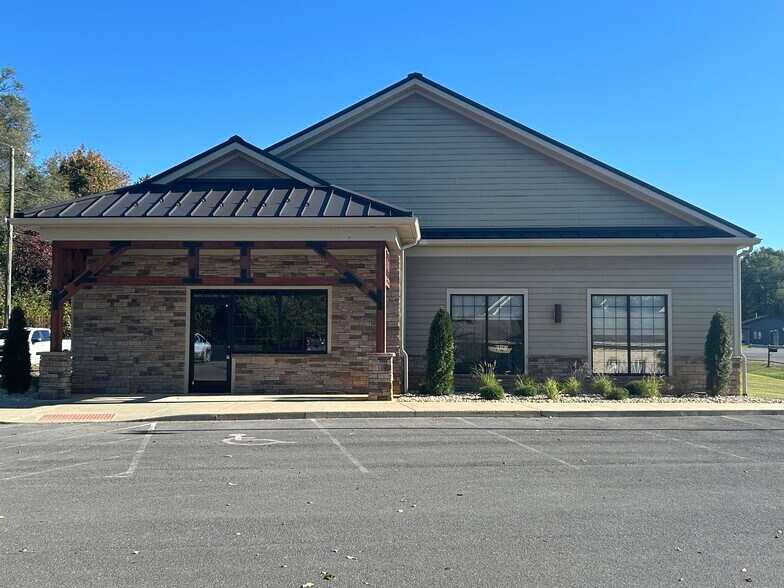 127 Crimson Cir, Martinsburg, WV for lease - Building Photo - Image 3 of 26