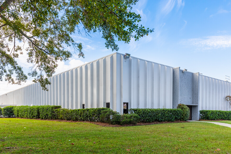 7391 Pepperdam Ave, North Charleston, SC for lease - Building Photo - Image 3 of 20