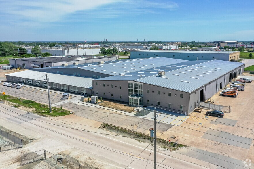 Industrial in Council Bluffs, IA for sale - Primary Photo - Image 1 of 1