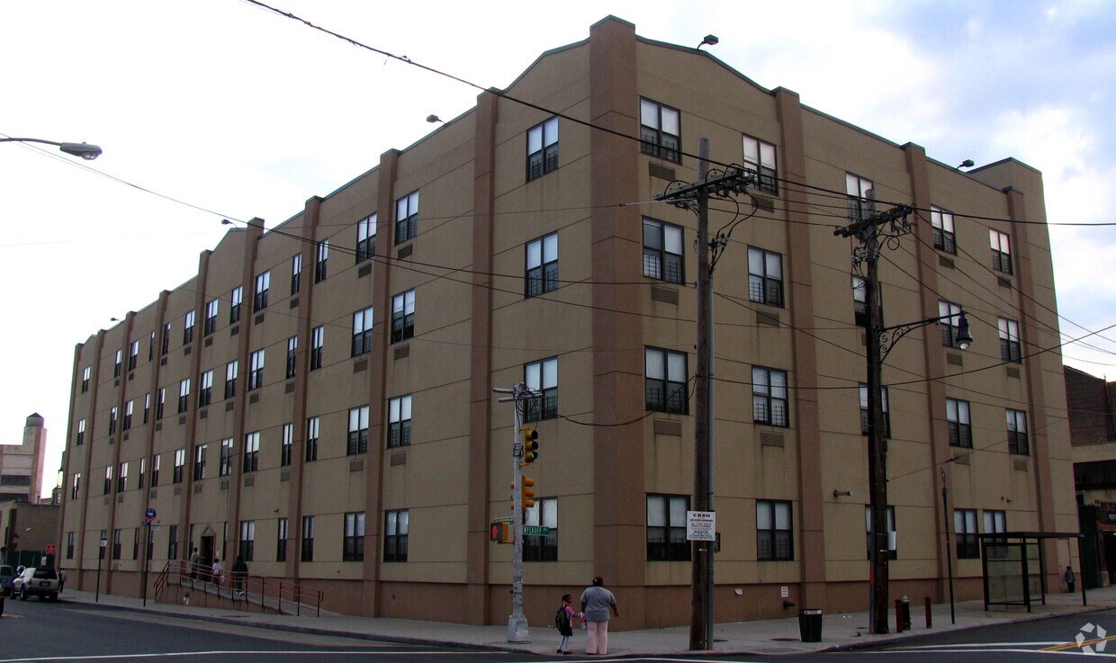 1226 Flushing Ave, Brooklyn, NY for sale Primary Photo- Image 1 of 1