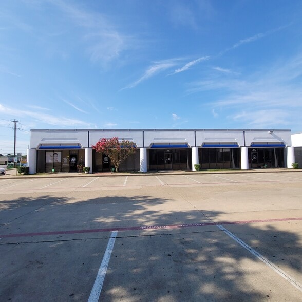 10701-10727 Plano Rd, Dallas, TX for lease - Building Photo - Image 3 of 12