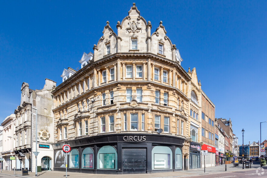 1 Drapery, Northampton for sale - Primary Photo - Image 1 of 1