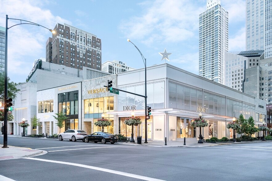 933-935 N Rush St, Chicago, IL for lease - Building Photo - Image 2 of 3