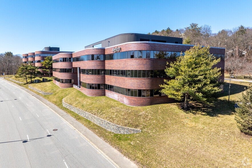 10 Burlington Mall Rd, Burlington, MA for lease - Building Photo - Image 1 of 5