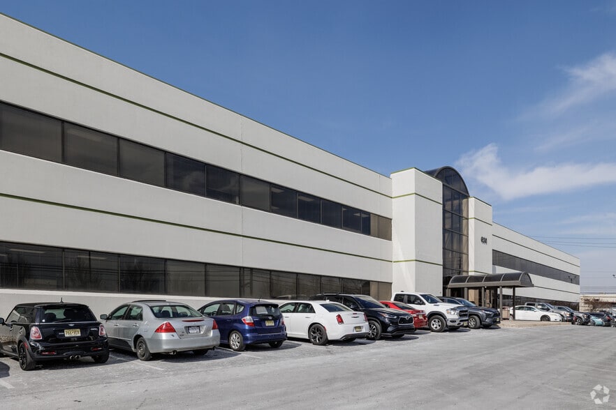 620 Division St, Elizabeth, NJ for lease - Building Photo - Image 2 of 6