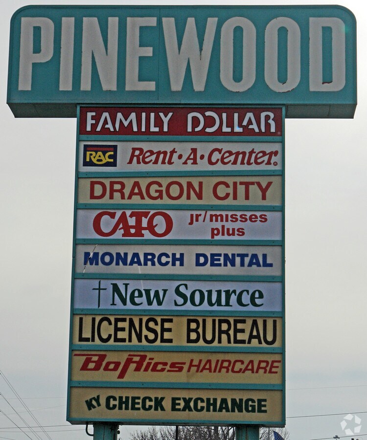 1024 S Smithville Rd, Dayton, OH 45403 Pinewood Plaza Shopping Center