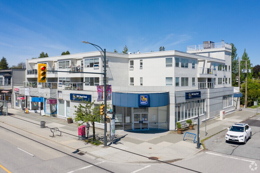 4515-4517 W 10th Ave, Vancouver, BC for lease - Primary Photo - Image 1 of 5