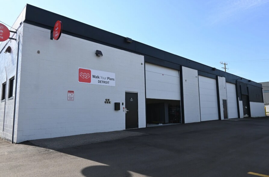 778-780 W Maple Dr, Troy, MI for lease - Building Photo - Image 2 of 5