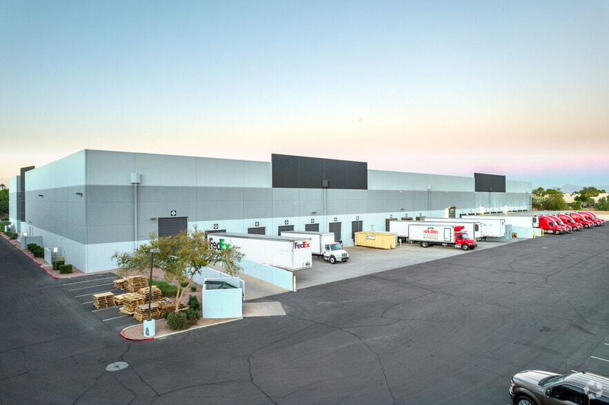 2075 W Obispo Ave, Gilbert, AZ for lease - Building Photo - Image 3 of 10