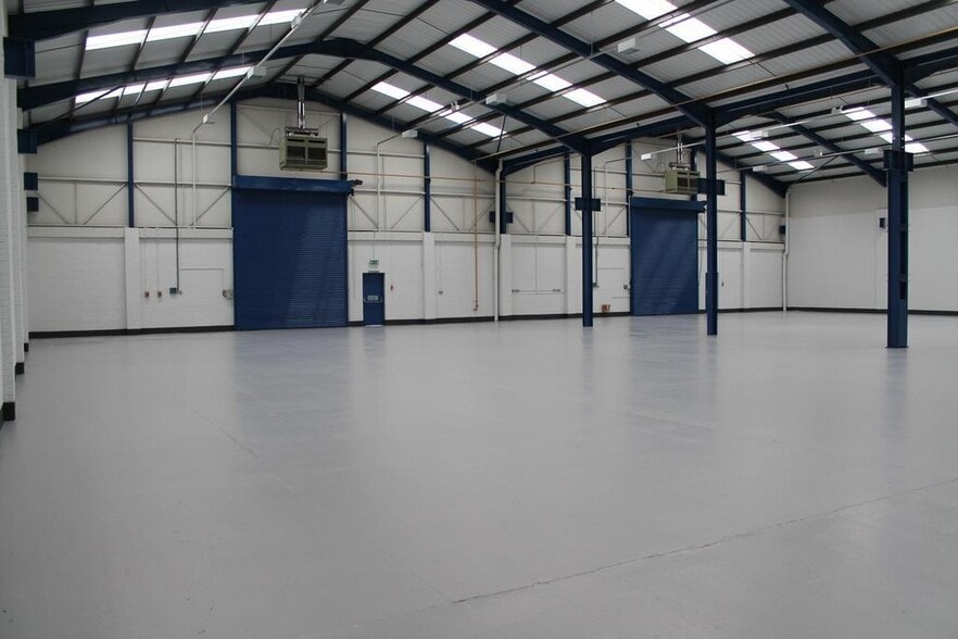 Dandy Bank Rd, Kingswinford for lease - Interior Photo - Image 3 of 8