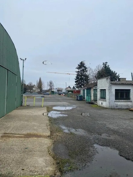 Flex in Santeny for lease - Building Photo - Image 3 of 6