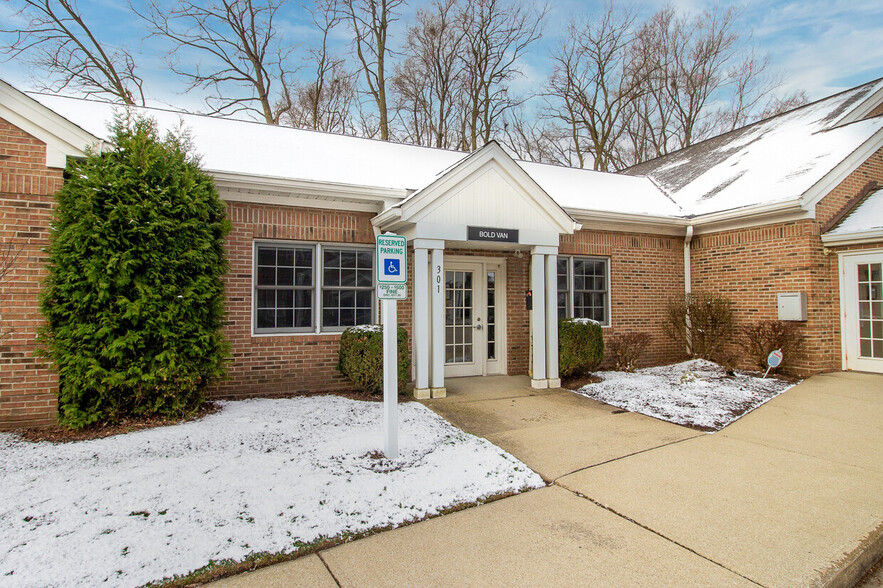 28899 Center Ridge Rd, Westlake, OH for sale - Primary Photo - Image 1 of 1