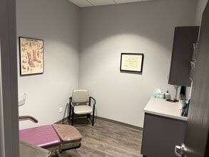 8325 W Happy Valley Rd, Peoria, AZ for lease Interior Photo- Image 2 of 6