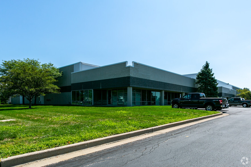 6801-6825 Hillsdale Ct, Indianapolis, IN for lease - Primary Photo - Image 1 of 5