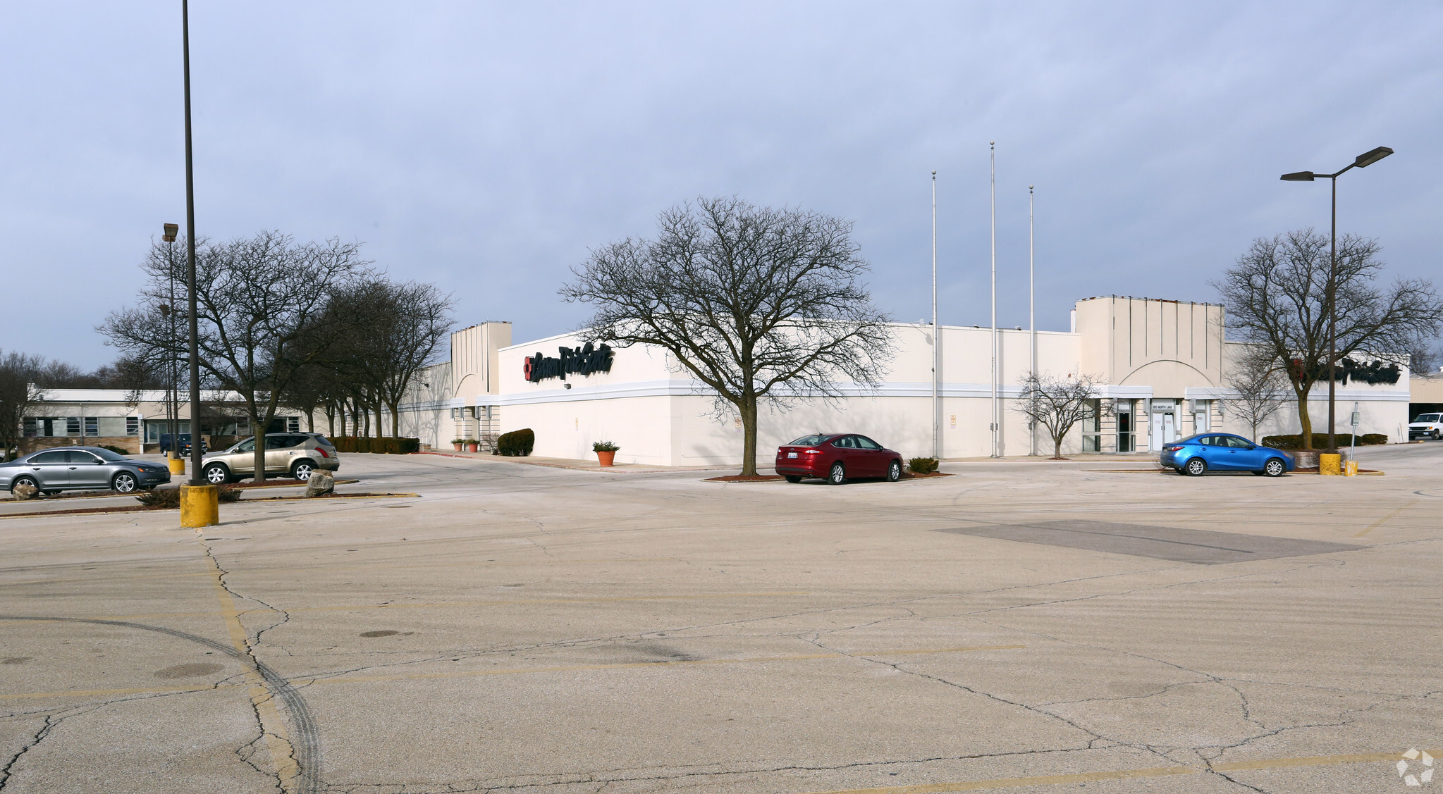 970 N Lake St, Aurora, IL for lease Primary Photo- Image 1 of 6