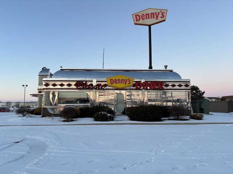 1051 Interstate Ct, Findlay, OH for lease - Primary Photo - Image 1 of 1