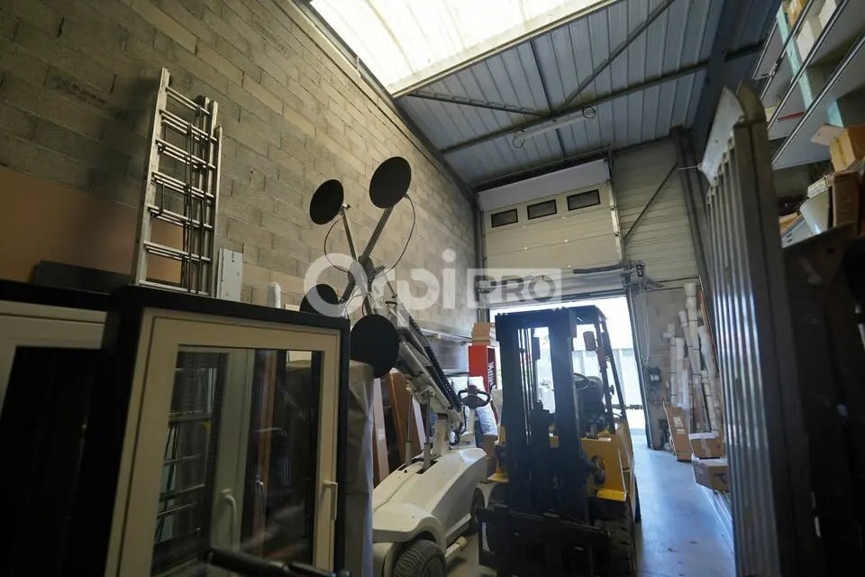 Vente Local d'activités 150 m² à 400 m² - Photo 1