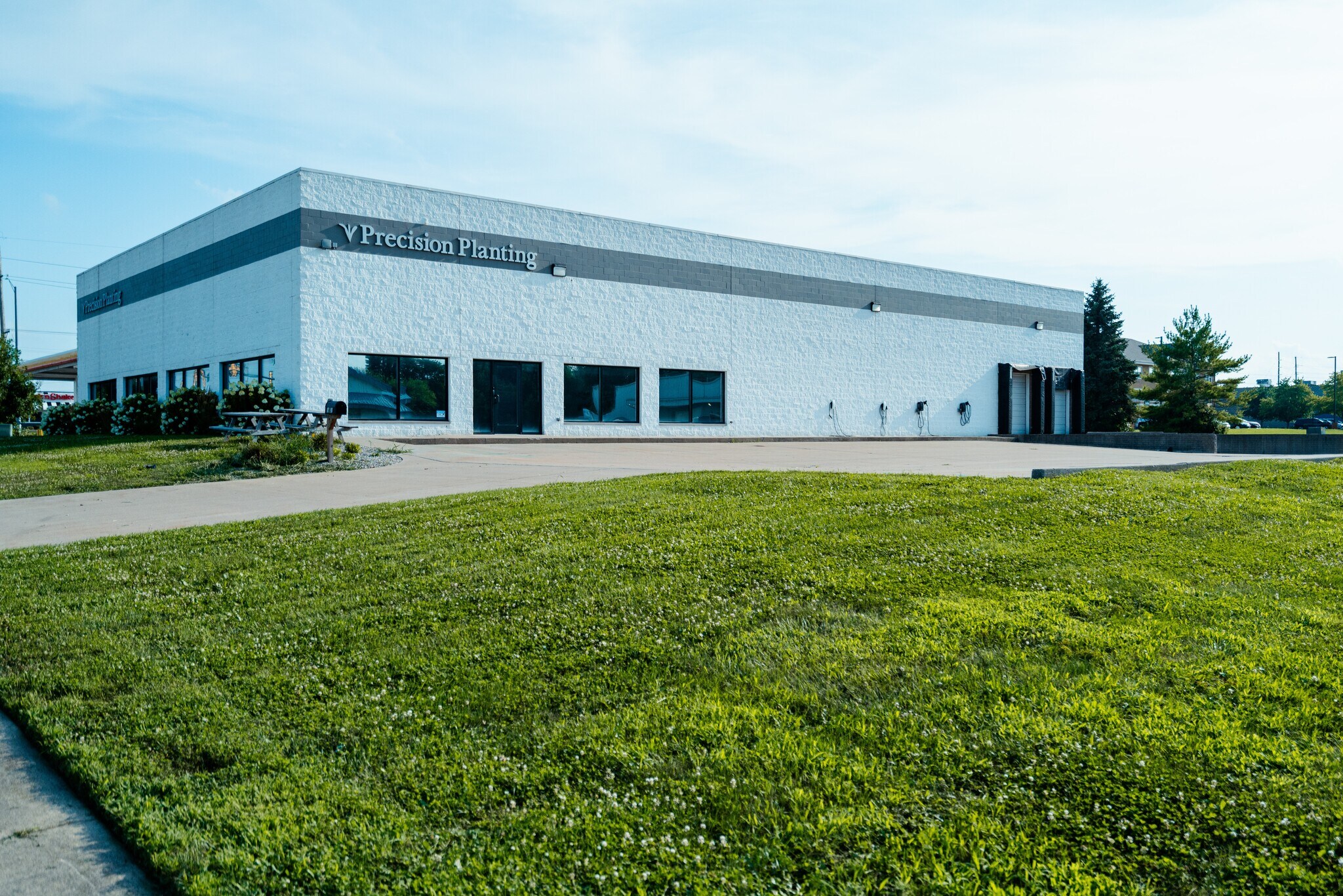 1401 Commerce Pky, Bloomington, IL for lease Building Photo- Image 1 of 7