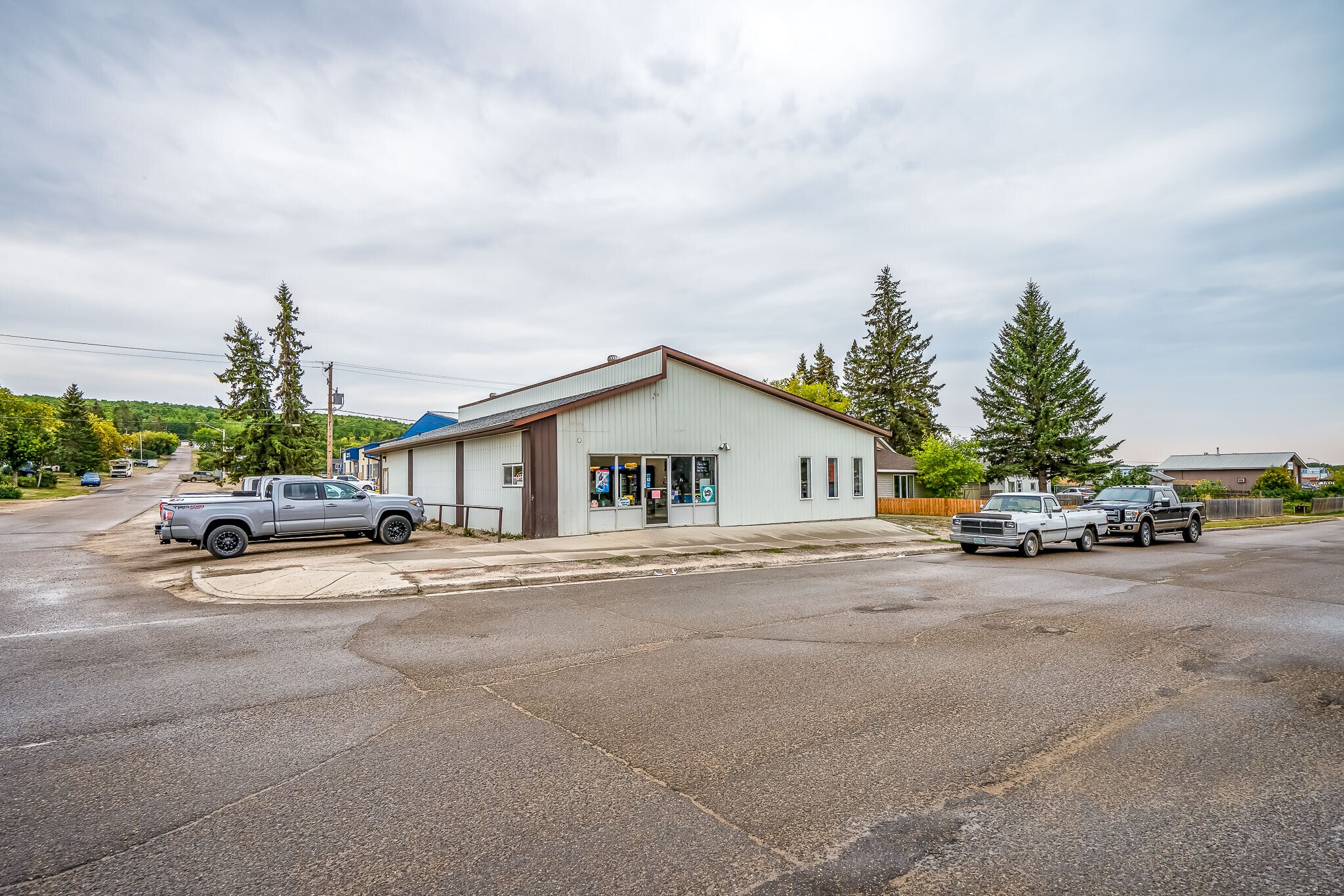 301 Main St, Paradise Hill, SK for sale Primary Photo- Image 1 of 1