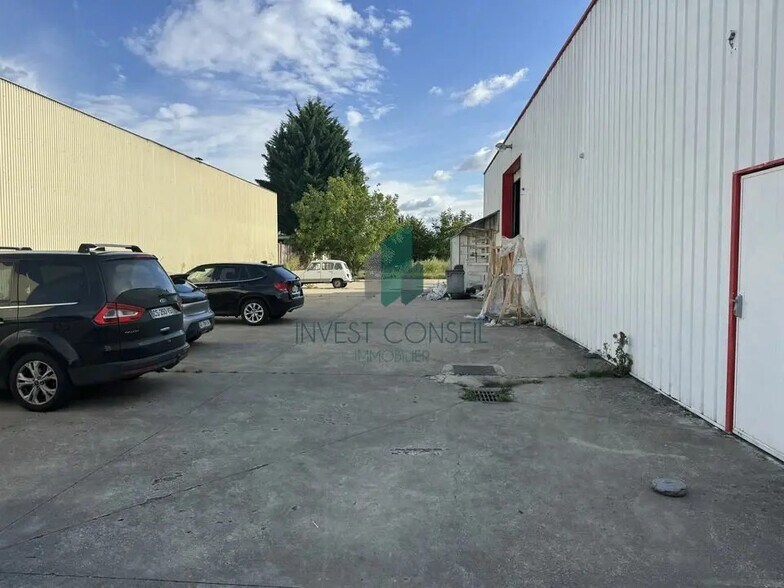 Flex in Méry-sur-Oise for lease - Building Photo - Image 1 of 8