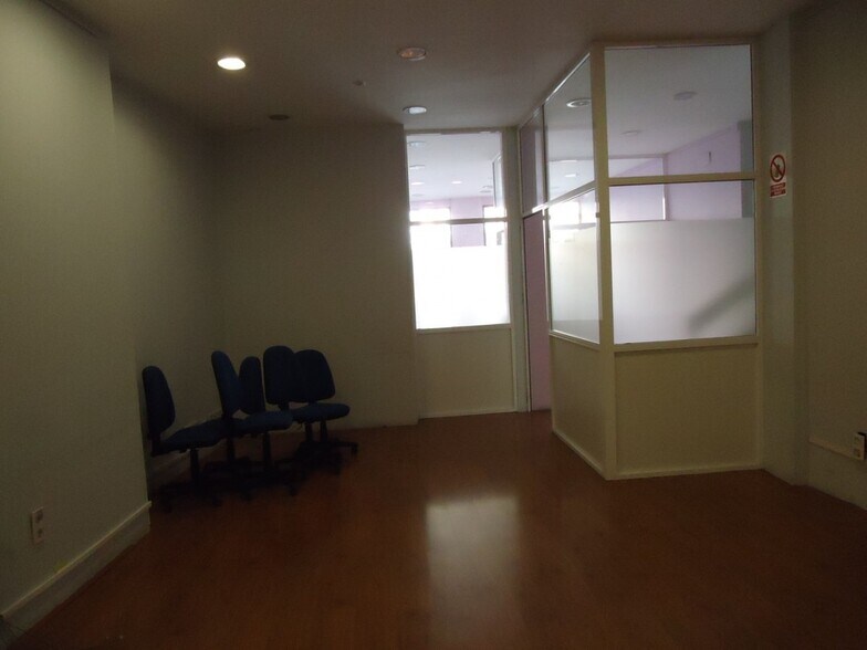 Retail in Cáceres, Cáceres for sale - Building Photo - Image 2 of 16