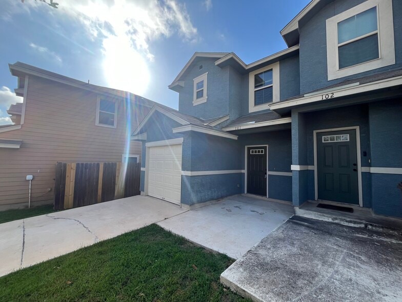 7002 Donovan Way, San Antonio, TX for sale - Building Photo - Image 3 of 33